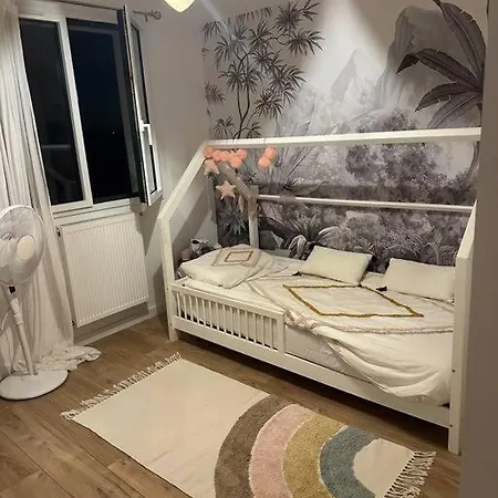 Jolie Maison De *